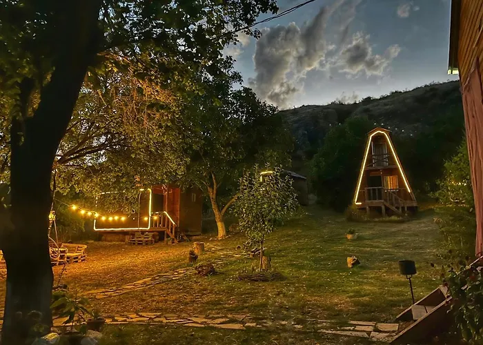 Teo\'S Cottages
